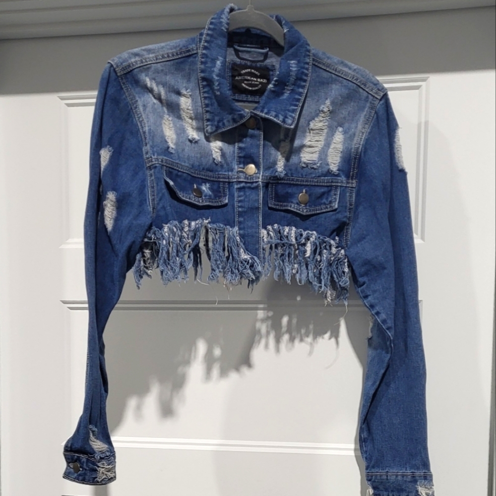 Amercian Bazi cropped denim jacket size small